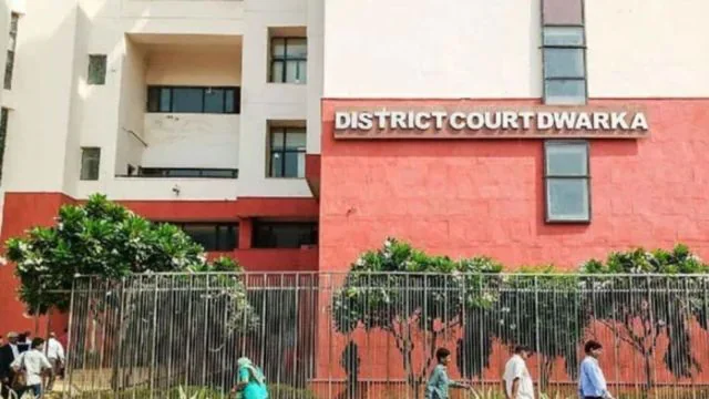 Exterior view of Dwarka Court in Delhi, location of retired teacher's threat to woman judge